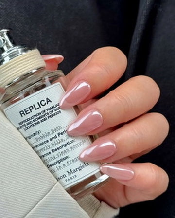 soft-pink-french-press-on-nails-detail