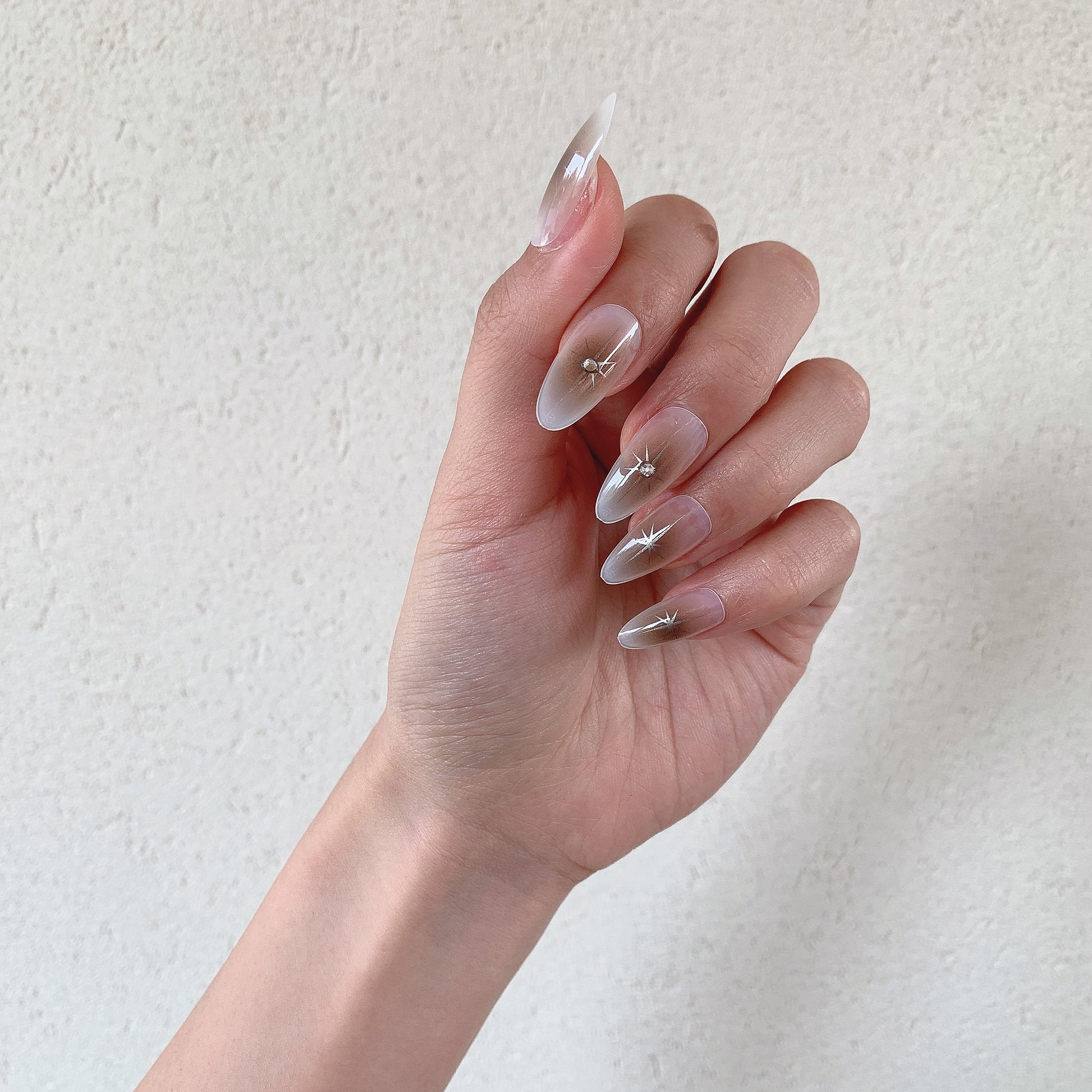 minimal luxury press on nails neutral tones