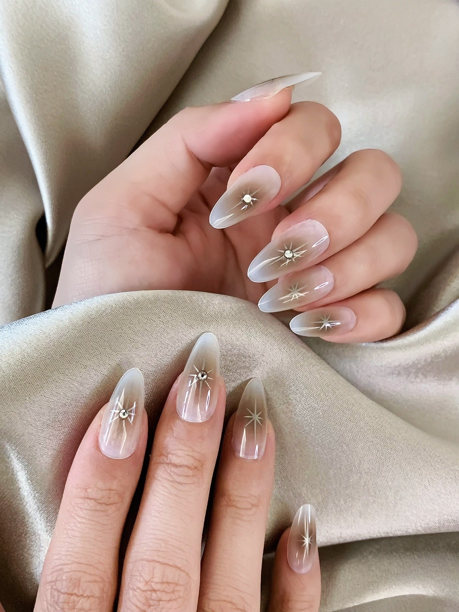 minimal luxury press on nails neutral tones